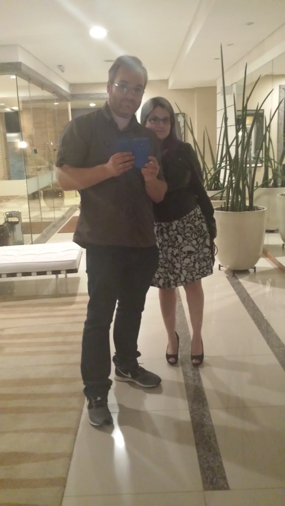 No hall (muito chiques).