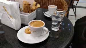 Pra não perder o costume.